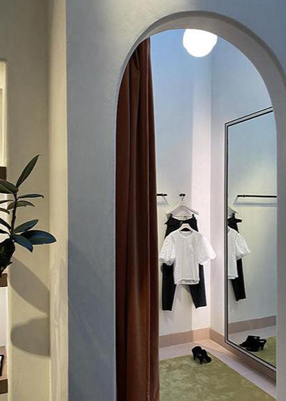 Best Shopping in NYC. Book a shopping tour and discover best boutiques, brands and places to shop.