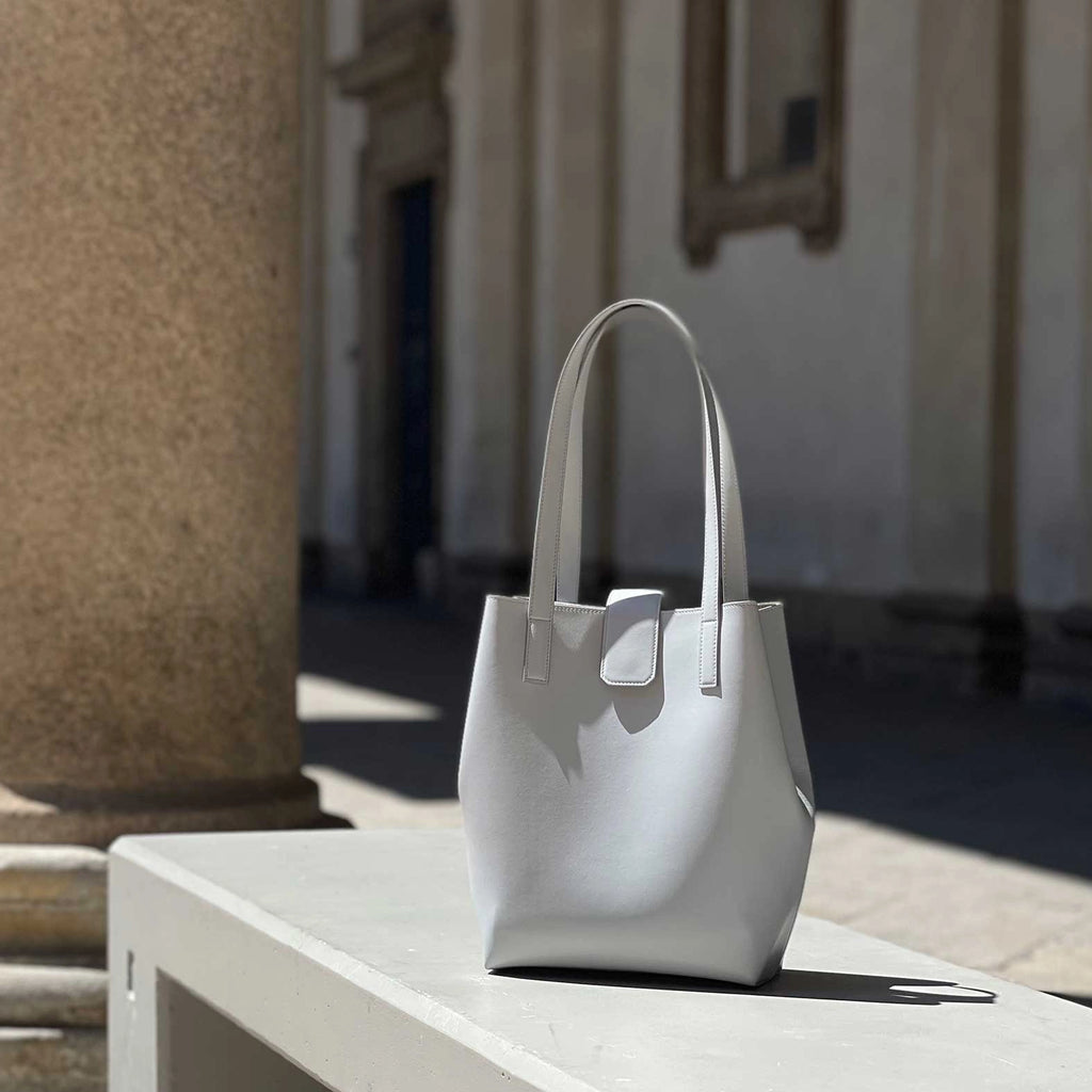 La Borsa Tote Minimalist Style Bag. Everyday Work Bag